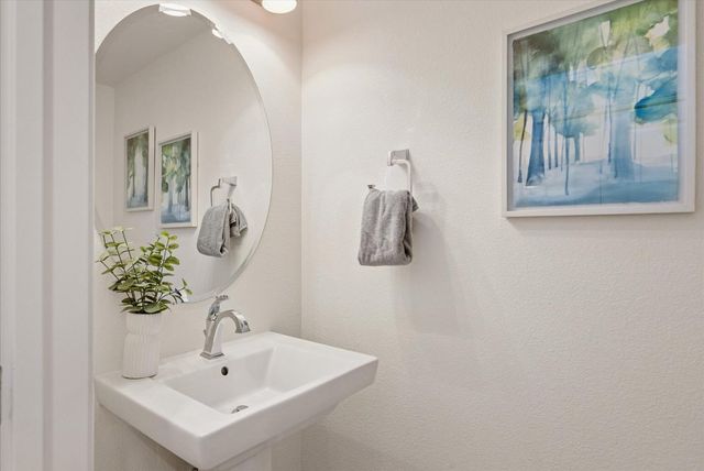 584 San Posadas Terrace 100, Sunnyvale, CA 94085