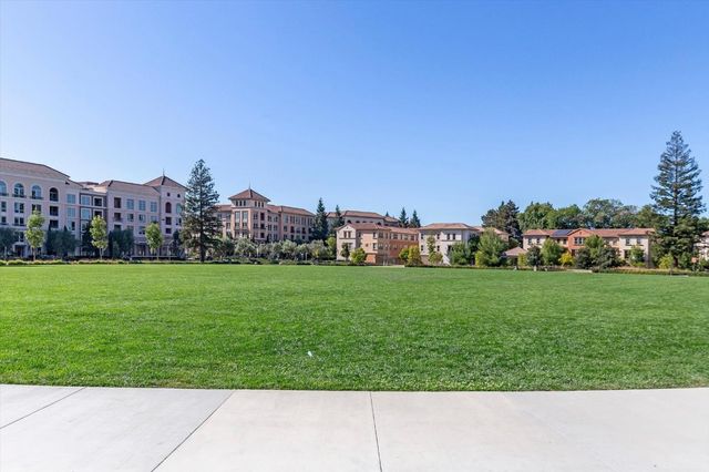 584 San Posadas Terrace 100, Sunnyvale, CA 94085