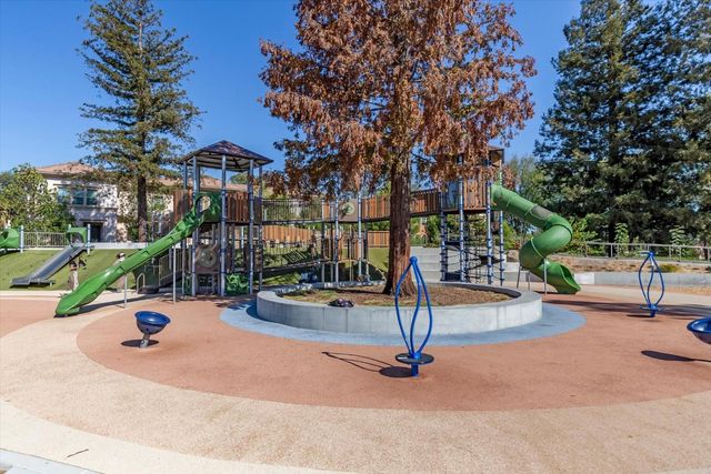 584 San Posadas Terrace 100, Sunnyvale, CA 94085