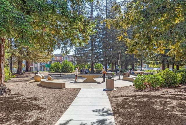 584 San Posadas Terrace 100, Sunnyvale, CA 94085