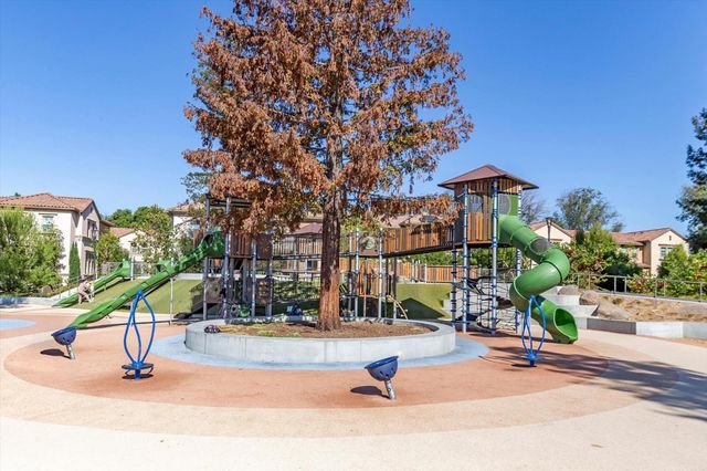 584 San Posadas Terrace 100, Sunnyvale, CA 94085