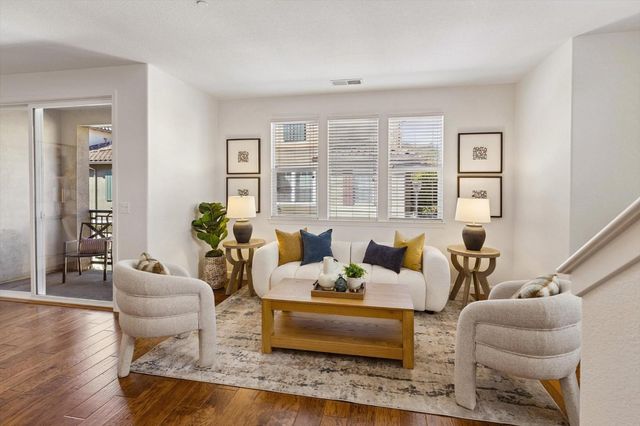 584 San Posadas Terrace 100, Sunnyvale, CA 94085