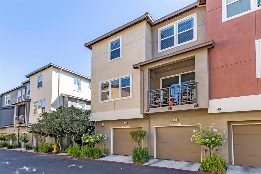 584 San Posadas Terrace 100, Sunnyvale, CA 94085