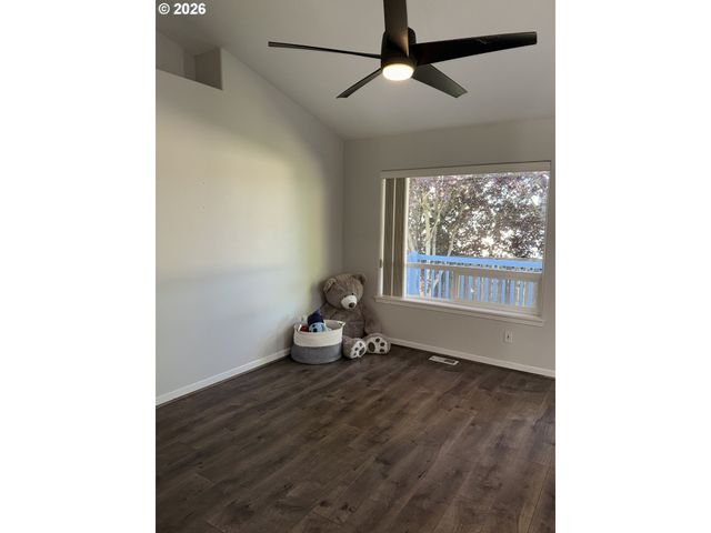 19208 COKERON Dr, Oregon City, OR 97045