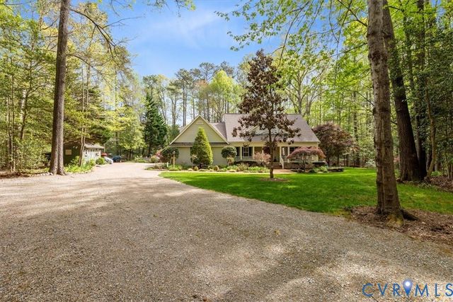 1858 Rock Point Drive, Powhatan, VA 23139