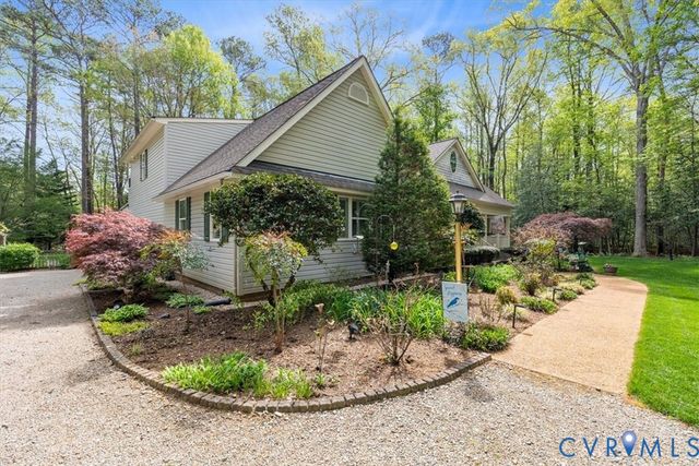 1858 Rock Point Drive, Powhatan, VA 23139