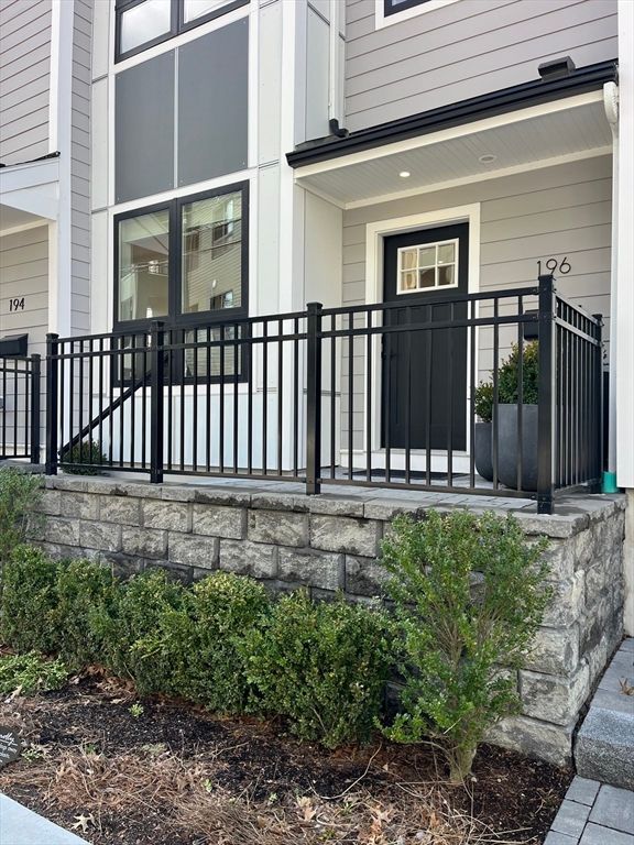 196 Gardner St 196, Boston, MA 02132
