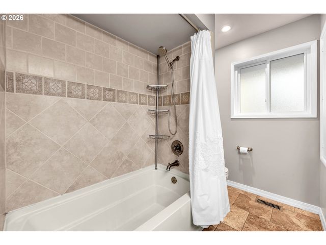 8901 BEACON Ave, Vancouver, WA 98664