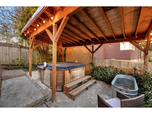 8901 BEACON Ave, Vancouver, WA 98664