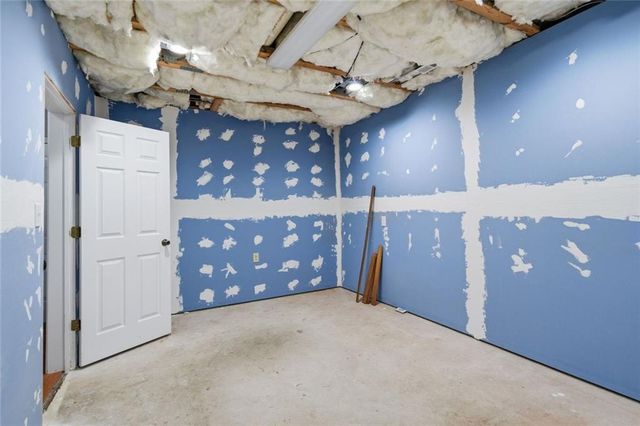 1543 Endurance Hill NW Drive, Kennesaw, GA 30152