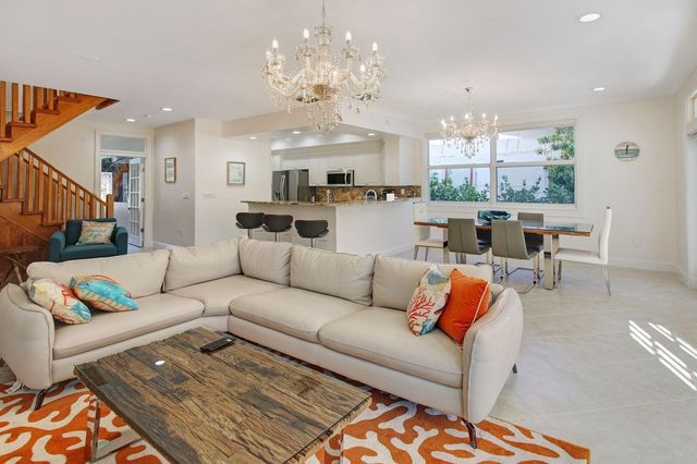 218 Pine Avenue, Lauderdale By The Sea, FL 33308