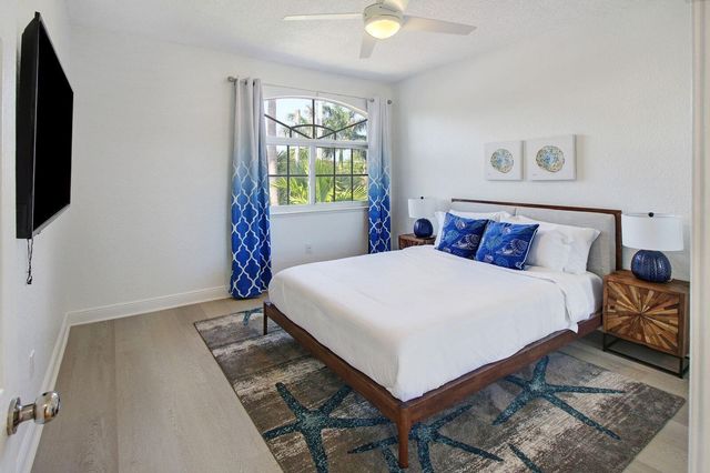 218 Pine Avenue, Lauderdale By The Sea, FL 33308
