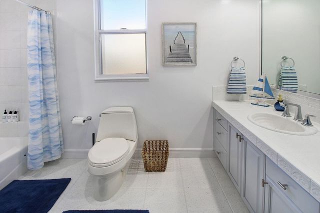 218 Pine Avenue, Lauderdale By The Sea, FL 33308