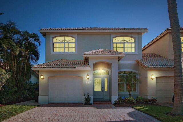 218 Pine Avenue, Lauderdale By The Sea, FL 33308
