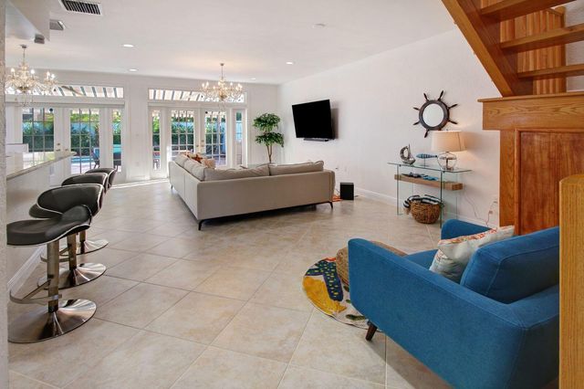 218 Pine Avenue, Lauderdale By The Sea, FL 33308