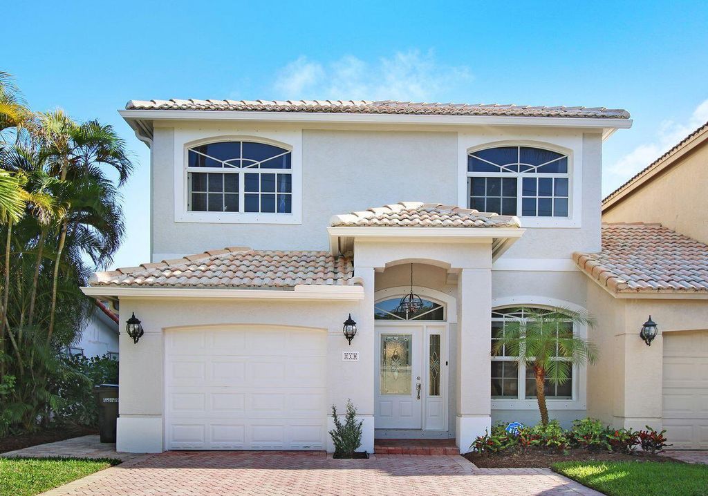 218 Pine Avenue, Lauderdale By The Sea, FL 33308
