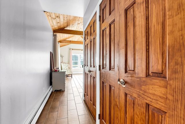 8 Sunrise Shrs E, Dudley, MA 01571