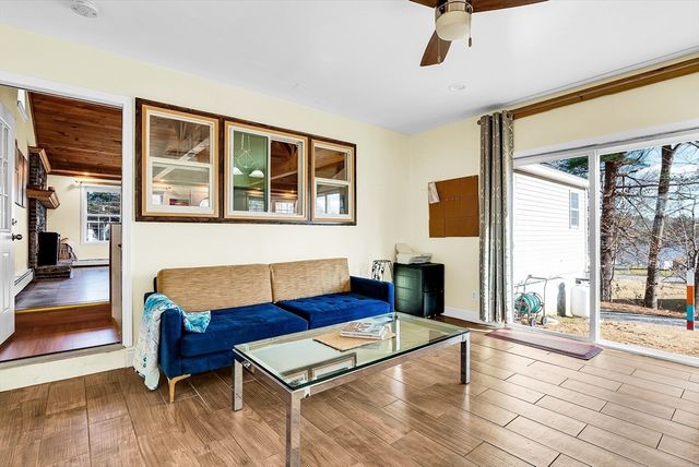 8 Sunrise Shrs E, Dudley, MA 01571