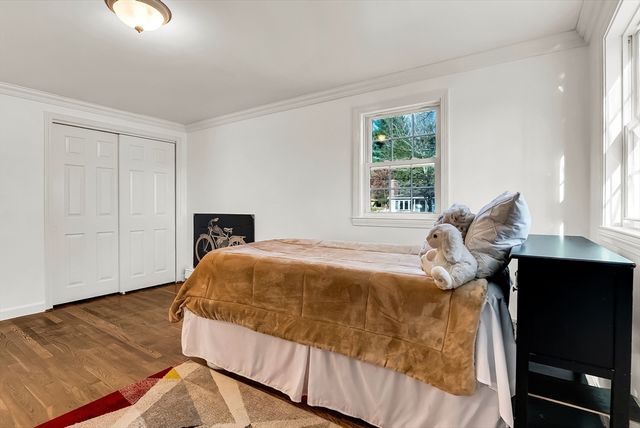 8 Sunrise Shrs E, Dudley, MA 01571