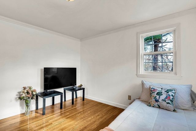 8 Sunrise Shrs E, Dudley, MA 01571