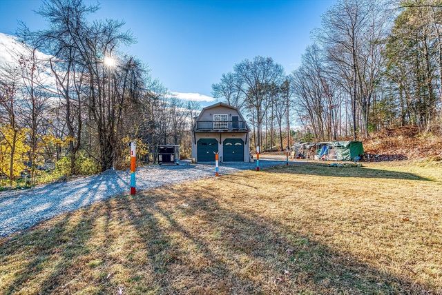 8 Sunrise Shrs E, Dudley, MA 01571