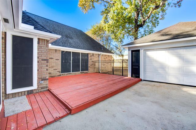 5931 Thom Road, Humble, TX 77346