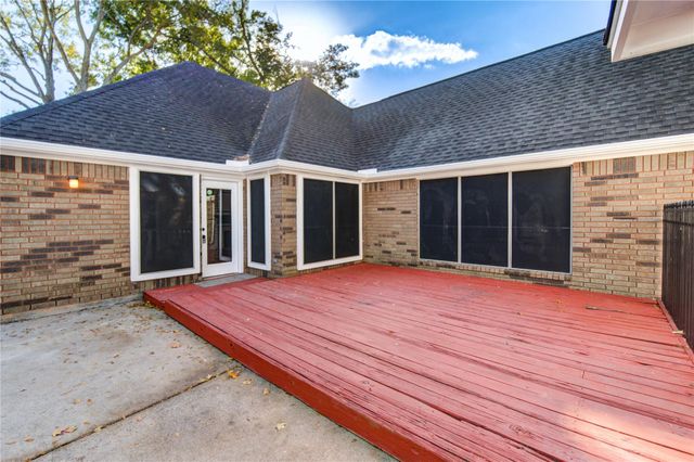 5931 Thom Road, Humble, TX 77346