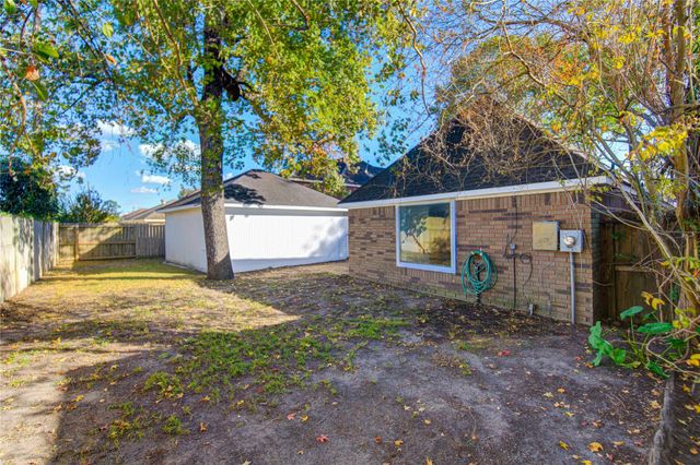 5931 Thom Road, Humble, TX 77346
