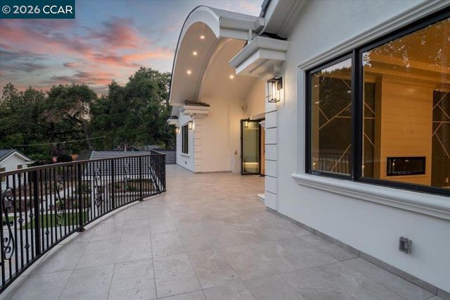78 Middlefield Rd, Atherton, CA 94027