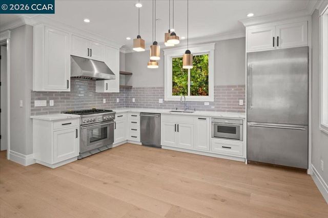 78 Middlefield Rd, Atherton, CA 94027