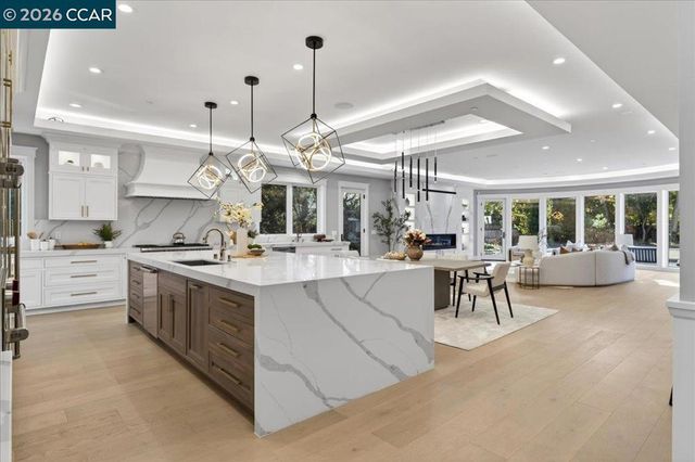 78 Middlefield Rd, Atherton, CA 94027