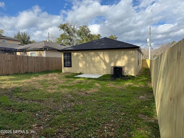 8484 INDIA Avenue, Jacksonville, FL 32211