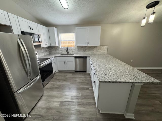 8484 INDIA Avenue, Jacksonville, FL 32211