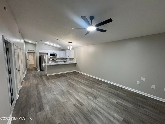 8484 INDIA Avenue, Jacksonville, FL 32211