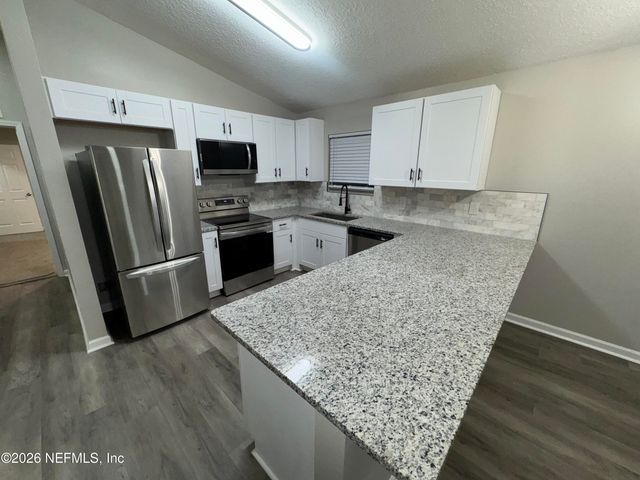 8484 INDIA Avenue, Jacksonville, FL 32211