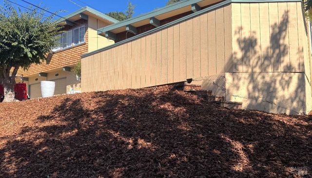 92 Elizabeth Way, San Rafael, CA 94901