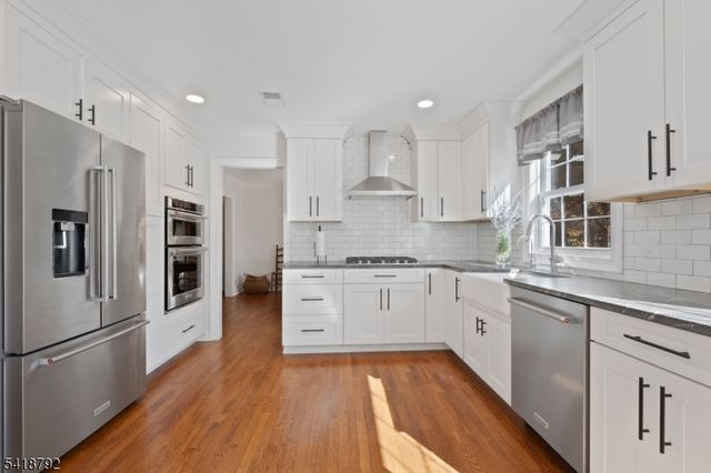 423 Windmill Way, Branchburg Twp., NJ 08876
