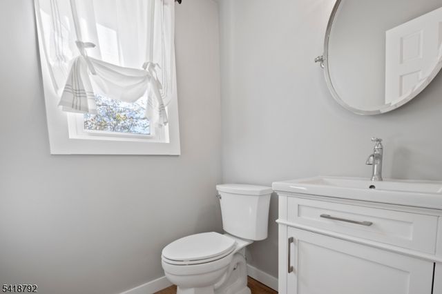 423 Windmill Way, Branchburg Twp., NJ 08876