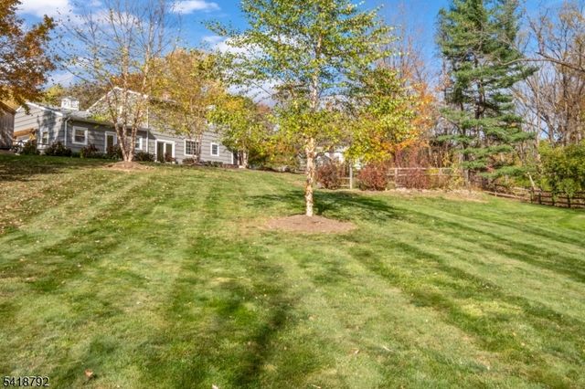 423 Windmill Way, Branchburg Twp., NJ 08876