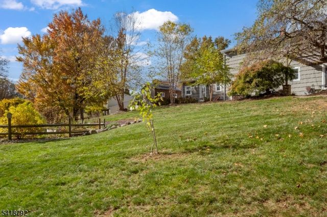 423 Windmill Way, Branchburg Twp., NJ 08876
