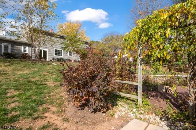 423 Windmill Way, Branchburg Twp., NJ 08876