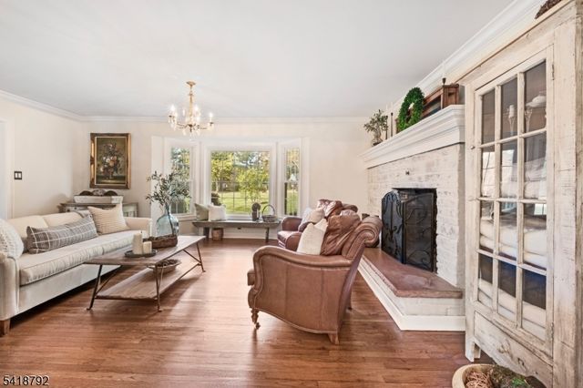 423 Windmill Way, Branchburg Twp., NJ 08876