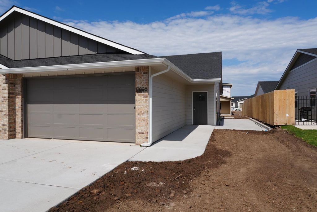 17006 W Lawson St, Goddard, KS 67052