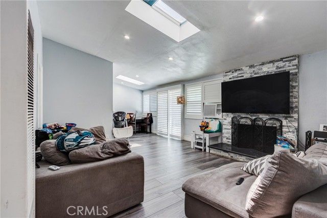 275 Celia, Pomona, CA 91768