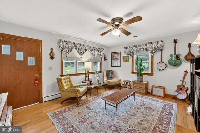 85 S POES RD, Amissville, VA 20106