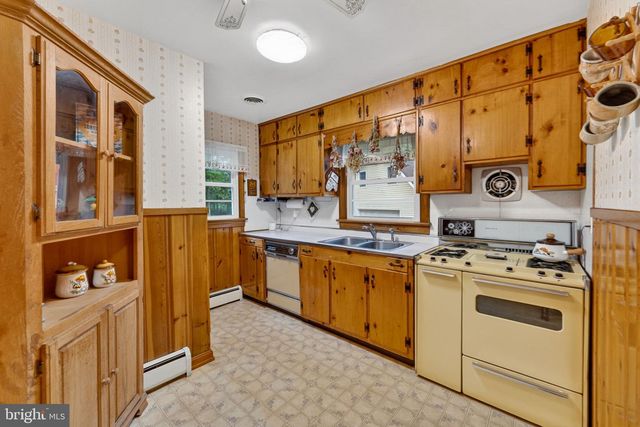 85 S POES RD, Amissville, VA 20106