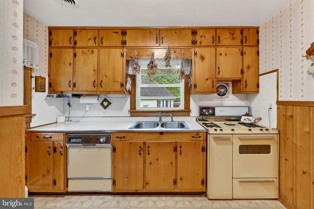 85 S POES RD, Amissville, VA 20106