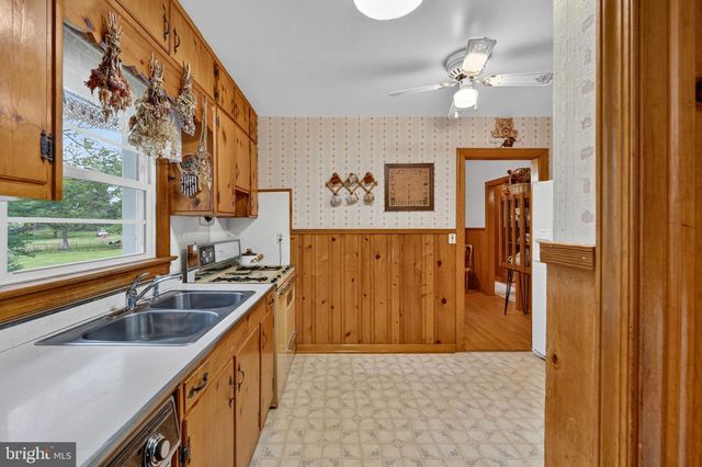 85 S POES RD, Amissville, VA 20106