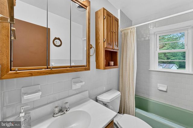 85 S POES RD, Amissville, VA 20106