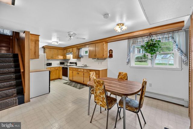 85 S POES RD, Amissville, VA 20106